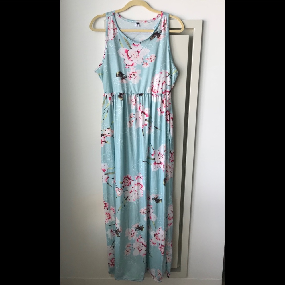 NWOT Racerback Mint Floral Maxi Dress 💐